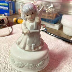 Wind up musical angel